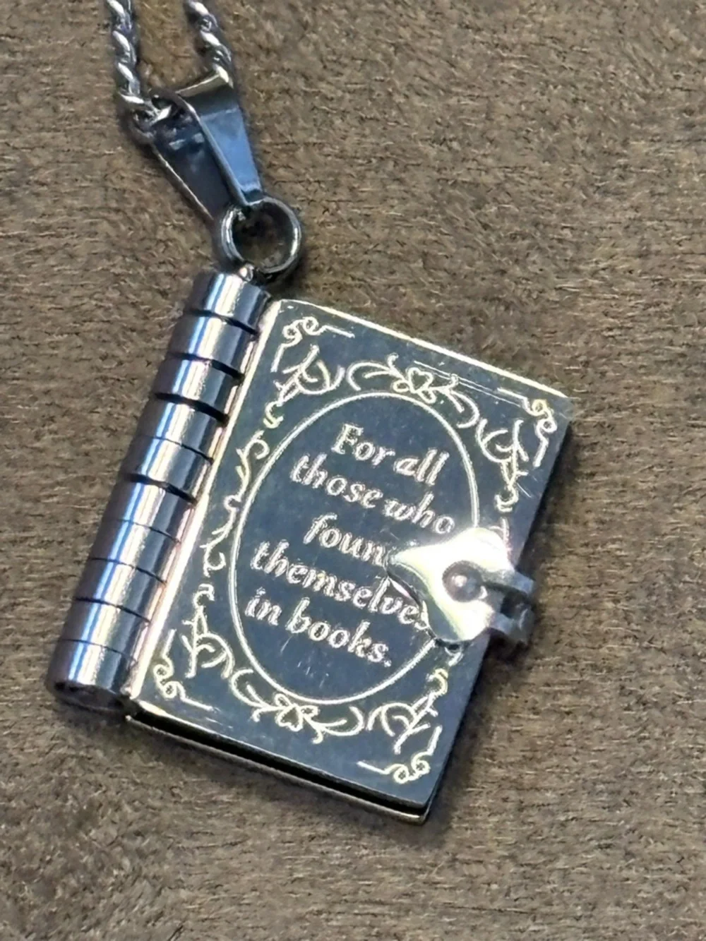 Inspirational Necklace + Mini Book “FOR ALL THOSE WHO FOUND THEMSELVES IN BOOKS” - Picture 1 of 16